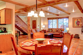 Beautiful Santa Fe residence blocks from the plaza and close to ski basin